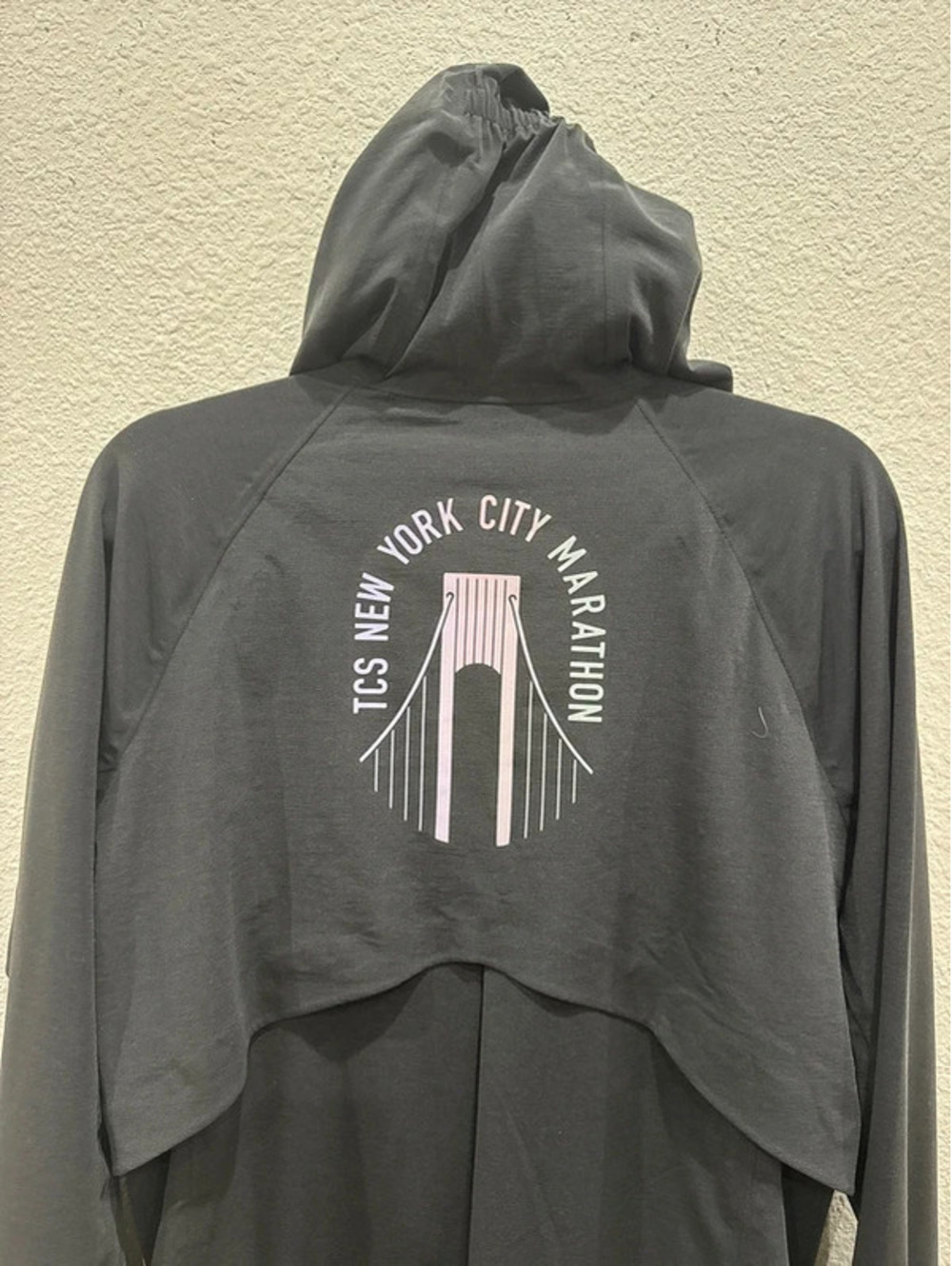New Balance 2019 TCS New York City Marathon "Anticipate" Anorak Jacket - Picture 6 of 7
